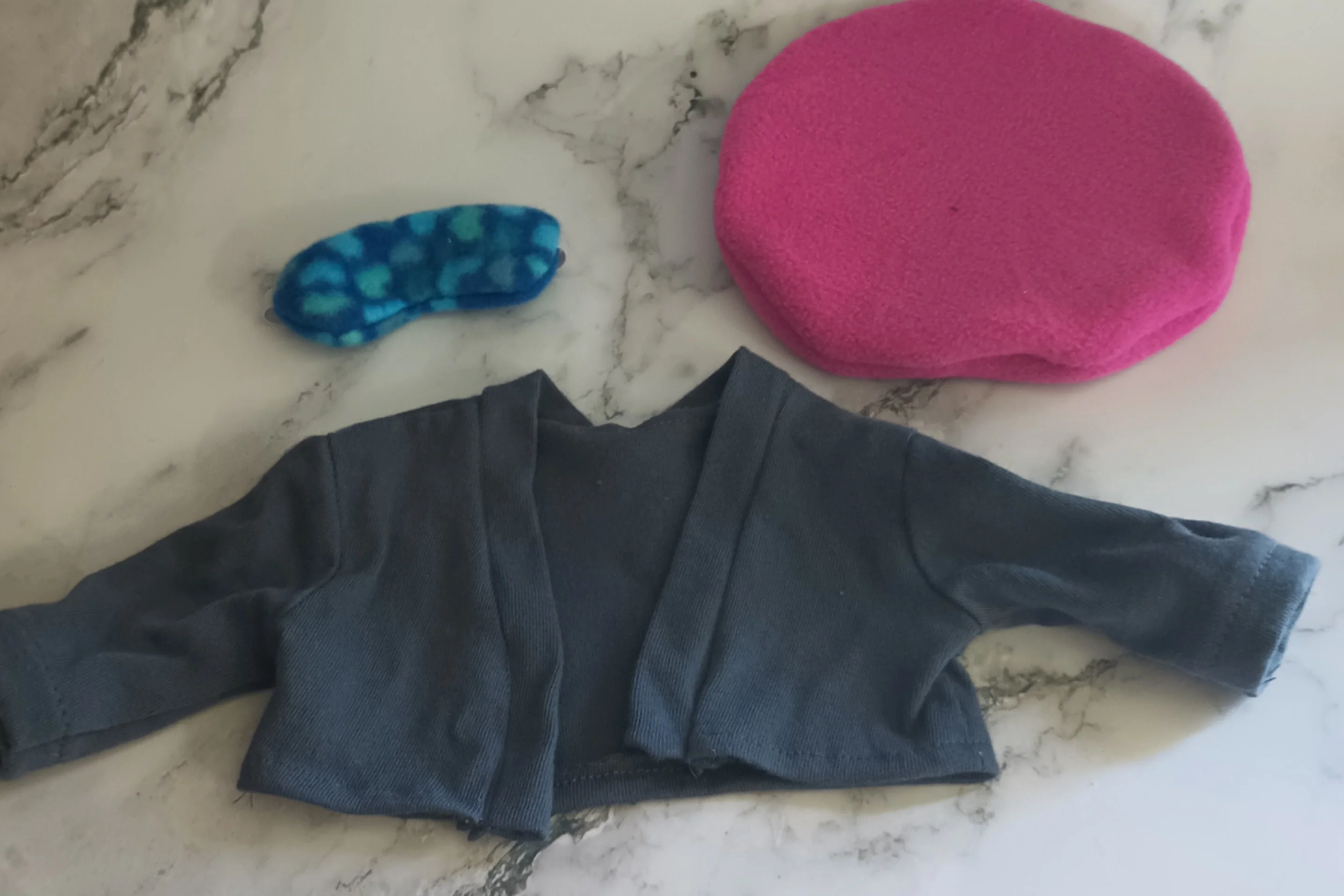 Doll outfit with accessories; hats, bags, backpacks, head bands, cover-ups, & more... (will fit AG, OG, Journey & more 18" dolls) - Image 10