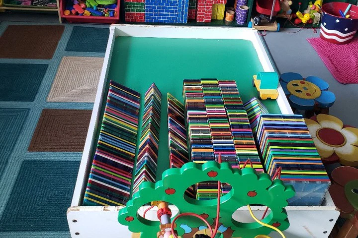 Bee's Knees Toy Box - Image 11