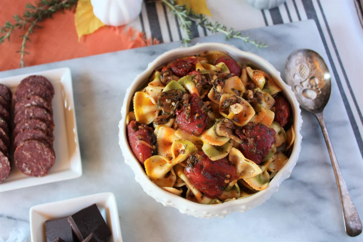 Country Style Sauce and Salami (Stripped) - Image 2
