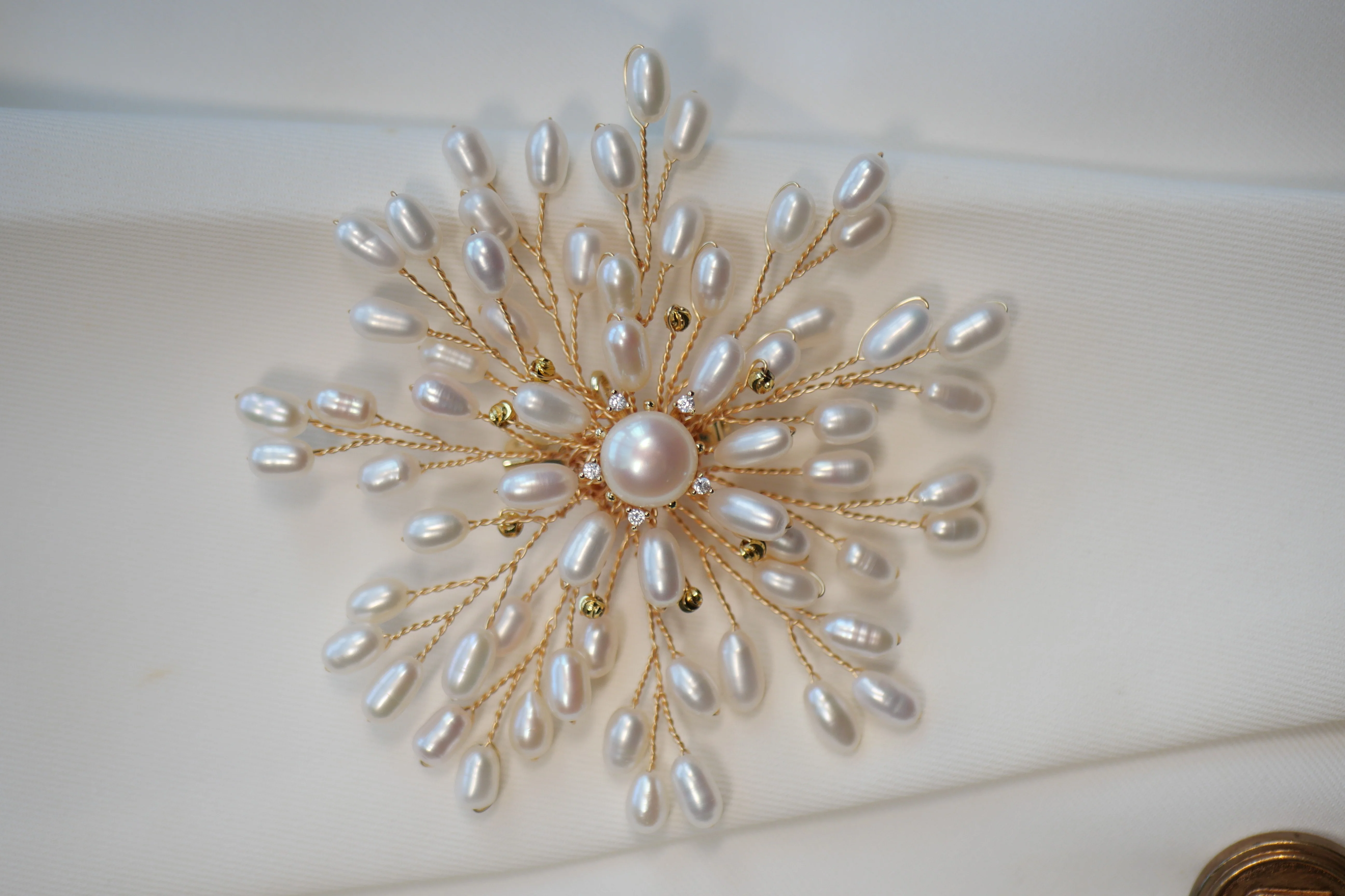 Dreamcloud handcrafted freshwater pearl brooch and pendant jewelry Gift Box - Image 20