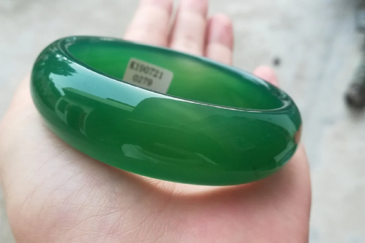 Emperor Lv Jade Bracelet - Image 5