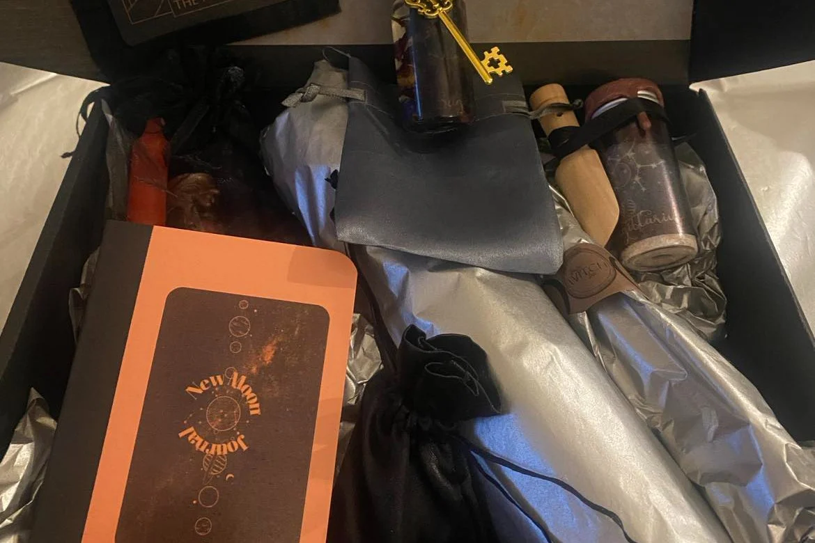 Full Moon Celestial Ritual Box Including Spell Work - Image 15