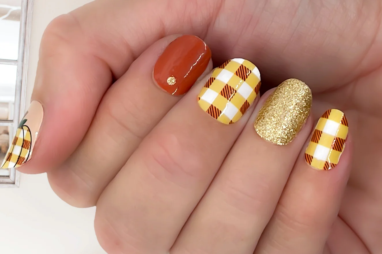 Seasonal Nail Wraps - Image 4