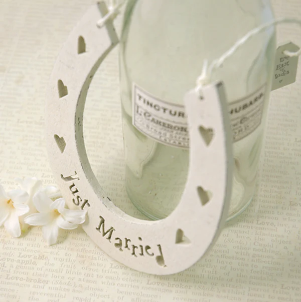 "Just Married" Wooden Horse shoe - Image 2