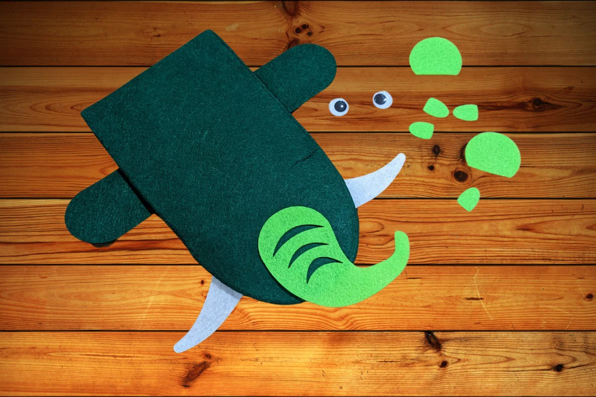 Kr8tive Kids Craft Holiday Box - Image 18