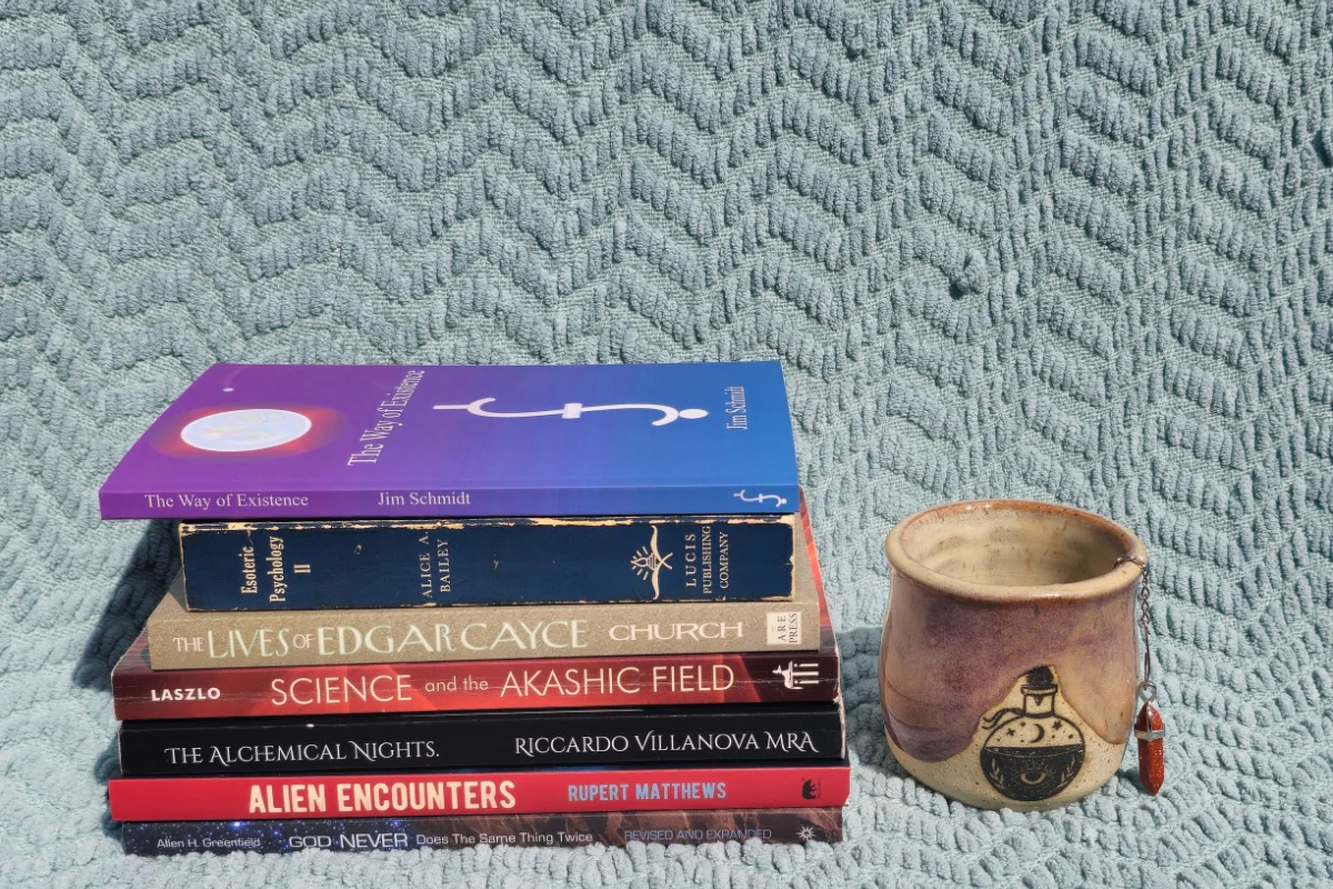 Cosmic Chronicles: Unearth the Mysteries of the Universe, One Book at a Time! - Image 8