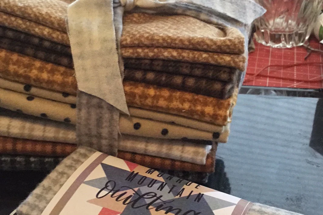 Artisan Quilt Co. Quilting Box - Image 10