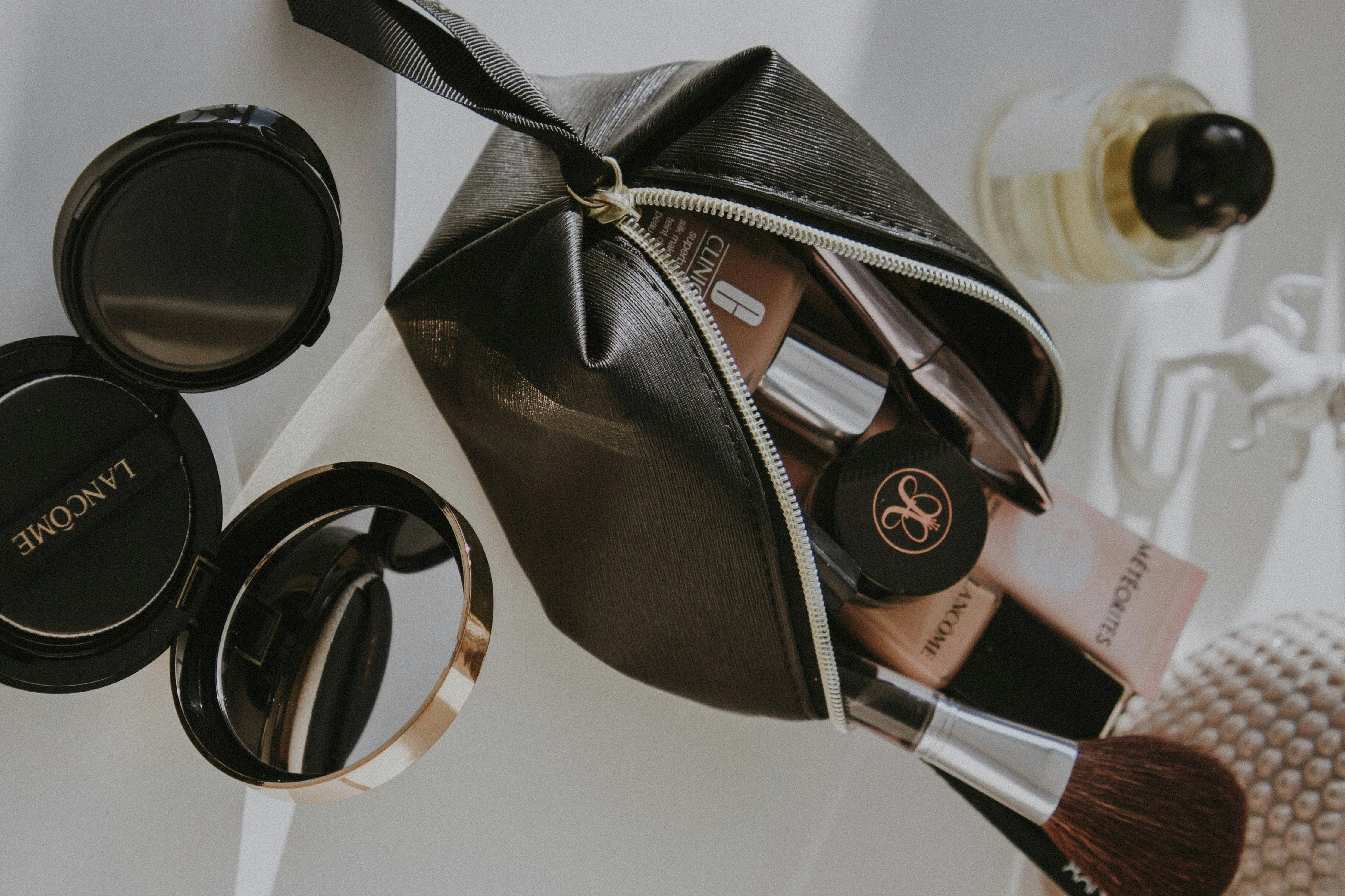 Ntira Beauty Bag - Image 4