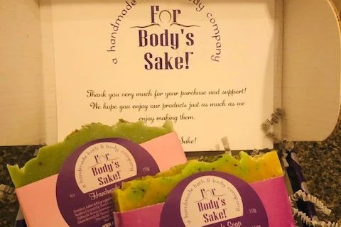 Purple Sudz Monthly Soap & Bath Fizz Box - Image 3
