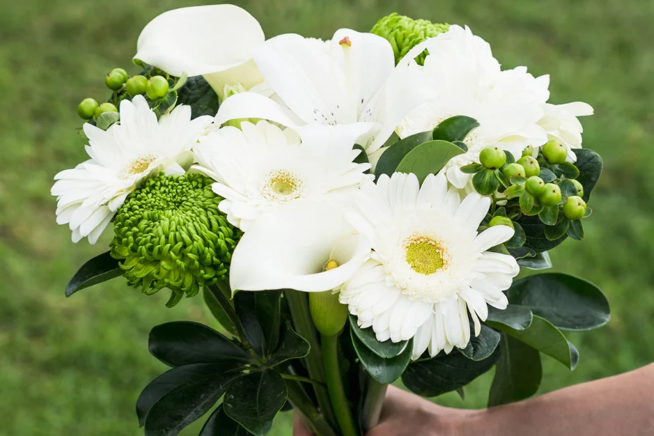 Flower Bouquet (Classic: 10-18 Mixed Stems) - Image 7