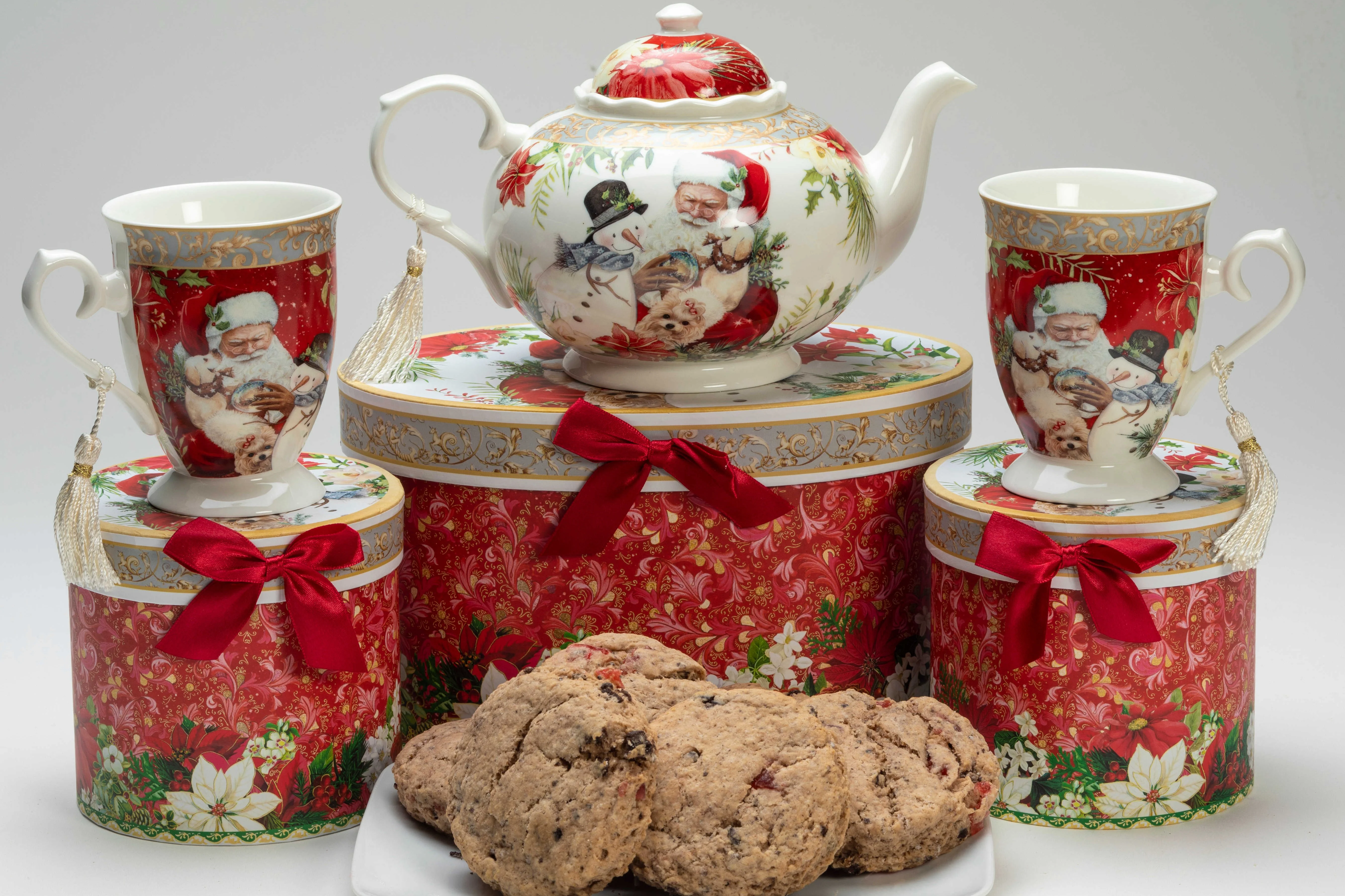 Santa and Friends Tea Time Gift Set - Image 6
