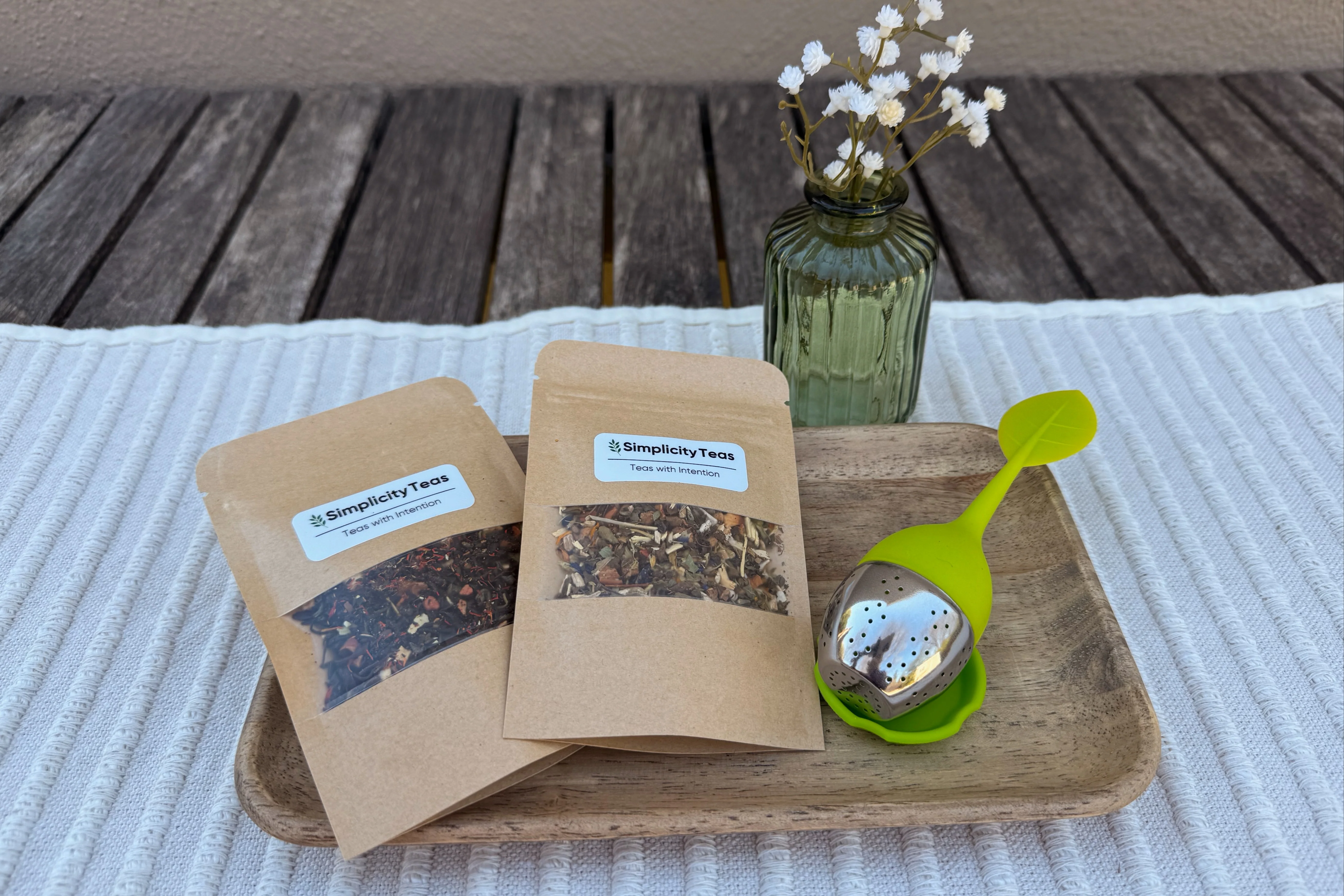 Simplicity Teas Subscription Box | Loose Leaf Teas of The Month Club l Choose Mini or Deluxe