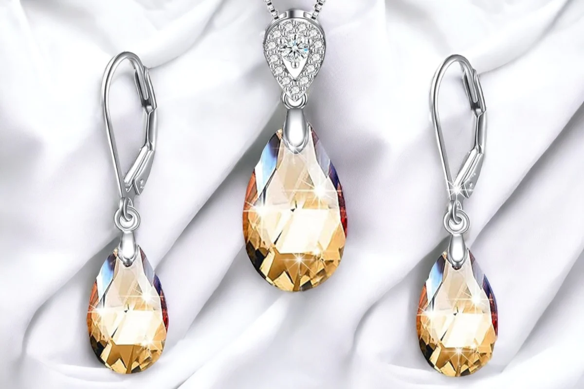 TrendyTreasures Monthly Fashion Jewelry Set Subscription Box - Image 2